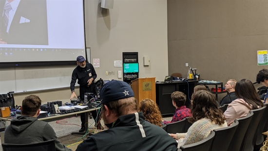 Recording - Clear-Com Gives Students and Technical Directors a Look at the Latest in Wireless Communications Technologies