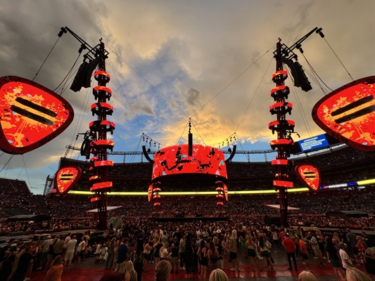 Recording - Clear-Com Maximizes Efficiency for +–=÷× (Mathematics) Tour – Ed Sheeran’s Most Ambitious Global Tour to Date